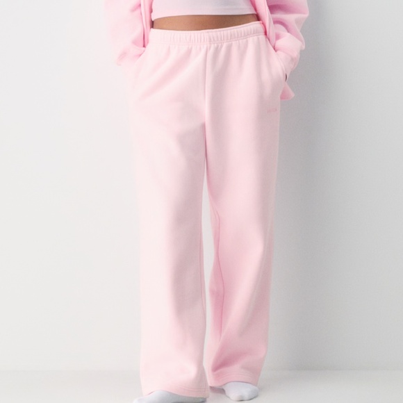 Aritzia Pants - Aritzia Villa Pink Cozy Sweatfleece Mega Straight Sweatpant